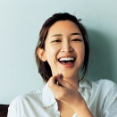 紗栄子39歳、Tシャツの上にブラ風ウェアを着てしまう...「やだー」