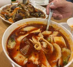 美味しいけど、晴れてるのに雨漏りするチャイニーズ　Ruiji Sichuan @Lomita