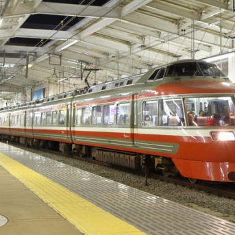 8000形やVSEはどうなるのか 2026年の小田急は車両面でも要注目