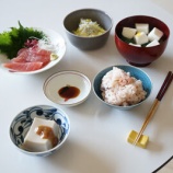 『レトルトの桜ご飯と桜の和菓子でお花見気分』の画像