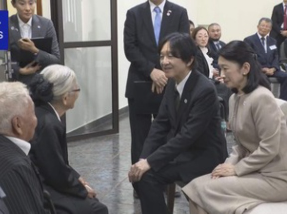 秋篠宮皇嗣両殿下　イグアスで日系人慰霊碑に供花