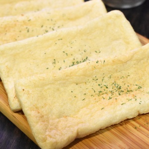 完全にお菓子♪油揚げのにんにくレモン