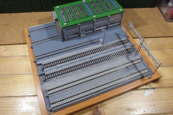 クローゼットの中の鉄道模型 - 自作ビネット 展示台 LED照明取付