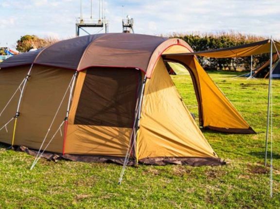 キャンプブームが終わりすぎてスノーピークの高級テントの値段が大変なことに……