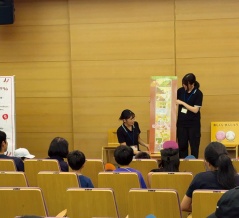 この忍者、なんか見覚えアリ。沼津市立図書館で忍者修行してきませんか？ 10月3日は「ふれあいフェスティバル」やるって。