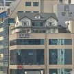 【画像】韓国のビルの屋上に建てられた普通の一軒家