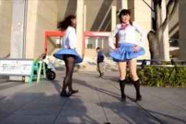 踊ってみた　パンチラ 