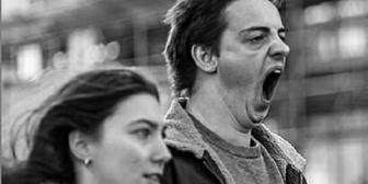 デート中欠伸しながら「はあ眠たい」と独り言を言ってる彼氏にイラ。しかも理由も酷い