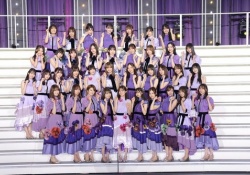 【乃木坂46】さくら賀喜って結構な割合で端で写るよな......