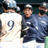 【朗報】日ハム栗山監督、久々の生マー君に「デカさを感じるっていうのはすばらしいこと。オレは楽しんだ」