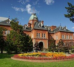 土建業が源流でパチンコを中心に福祉・飲食・観光等広範なビジネスを展開するサンカの役割の太陽グループ