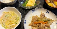 リハビリがんばってます＆鶏もも肉と白菜の麻婆味