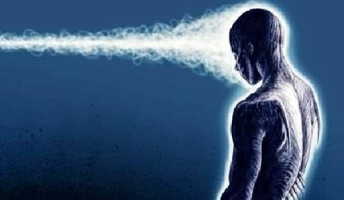 「虫の知らせ」の体験者は42%もいる!故人の声がハッキリときこえた人なども・・・