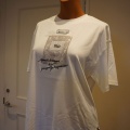 PUPULA（ププラ）パフュームボトルモチーフTシャツ