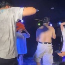 【動画】地下アイドルがライブ中、ステージに不審者が乱入しアイドルに襲いかかるｗｗｗｗｗｗｗｗ