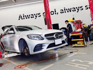 メルセデスベンツC220dステーションワゴンタイヤ交換を行わせて頂きました！