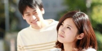 聞きたくもない元カノの話をしてくる彼氏にイライラする。しかももらったプレゼントを利用して…