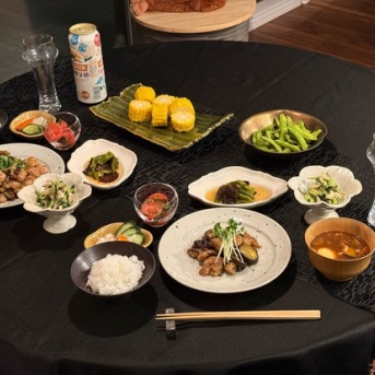 豚こま茄子甘辛味炒めの夜ごはん&タイムセールで1,000円のラッシュガード