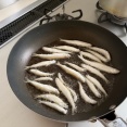 ワカサギの南蛮漬けとトースターで鶏皮せんべいの晩ごはん
