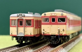 KATO「キハ58形（旧製品）」とトミックス「キハ55形」を並べてみました。