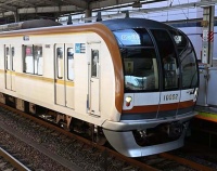 『東京地下鉄10000系の小変化と西武鉄道6000系6151編成のパンタグラフ交換』の画像
