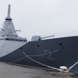 毎日新聞社説 防衛装備の輸出拡大　なし崩しの運用許されぬ