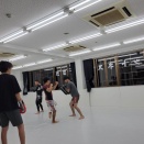 月曜日ボクシング、MMA＆キックフィットネス、ブラジリアン柔術アドバンス、基本柔術、フリースパーリングクラス。