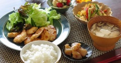次女からバトンを受け取ったので【鶏むね肉でもおかかステーキ】と昨日の晩ごはん