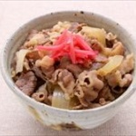 マスコミ「お前牛丼に紅しょうが乗せすぎやろｗ」　サラリーマン「食べてみれば分かるよ」 	