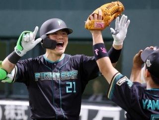 【朗報】日ハム打線、3試合でホームラン8本