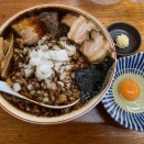 -1891杯目- ヘビロテ2巡目「温故知新」の"竹岡醤油ラーメン"+"薬味（玉ねぎ追加）"+"チャーシュー"+"ニンニク"+"生玉子"@船橋