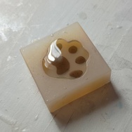 春休みが明けるとアレが捗る。と、黒の肉球つくりました。