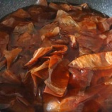 『玉ねぎの皮で染色に挑戦♪』の画像