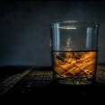 家で酒飲んでるって女に話したら「1人で飲むとか病んでるの？」って聞かれたんやが