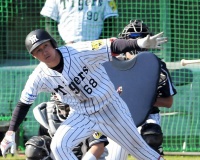 阪神・俊介は残留「タイガースの力になりたい」ＦＡ権は行使せず