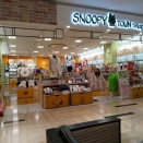 イオンモール岡山にある、PEANUTSの公式ショップ｜スヌーピータウンショップ岡山店＠岡山市北区