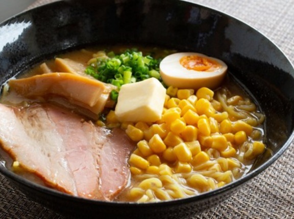 味噌バターコーンラーメンとか言う無能