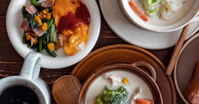 シチューの日の献立と器