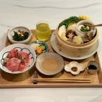 【ひとりごはん】マグロ丼とせいろ蒸しセットの夜ごはんと、ラザニアランチプレート