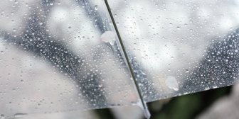 ちょっといいなと思ってた彼が、雨の日の待ち合わせに傘もささずに登場！急に降り始めたわけじゃないのになぜ？