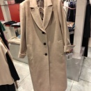 寒い今日もコートです