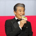 舘ひろし　「免許返納！？」レッドカーペットで西野七瀬をダンディにエスコート「この映画は西野くんにかかっています」