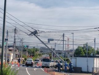 【現場の状況】#交通情報 県道282号線 千葉県柏市若白毛ミニストップ近く交差点付近 電柱なぎ倒す事故で周辺道路規制渋滞6月22日 #千葉 #柏 #船取 #我孫子