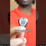 『チタニウムのギターピックの弾き心地はこんな感じらしい』の画像