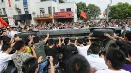 日系企業「中国撤退に１億円必要なの！助けて！！」