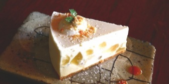 【引いた】友人が友人母に色々と世話になったからと某ホテルのケーキを買ってた。←母親にそんな高級ケーキをあげるの？