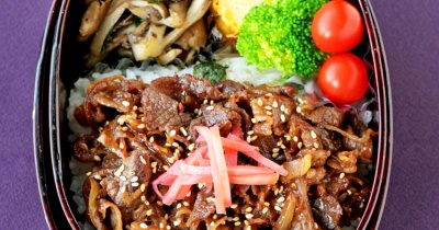 今日のJUNA夫さん弁当（牛丼）、鮭弁バリエと鮭素材のページを作りました／バターはこんな風にできたよ