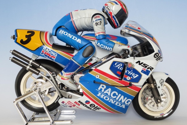 オトナのオモチャ - 1/8ハングオンレーサーNSR