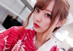 ”太もも”出し過ぎｗｗｗ梅澤美波の胸元ゆるめなセクシー画像ｗｗｗ【乃木坂46】