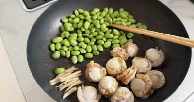 適当に家にあるもんで名もなき料理晩ごはん（夫婦ふたりだけだとこんなもん）と「かなしいごはん」重版のお知らせ！